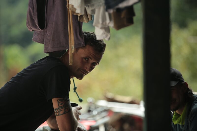 Sam Brown takes a break from mining Guyanese-style. – Bild: Discovery Channel /​ Discovery Communications