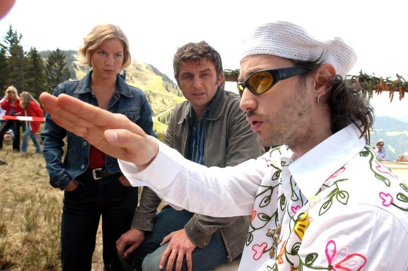 Kristina Sprenger, Hans Sigl, Michael Ostrowski. – Bild: ORF/​Marco