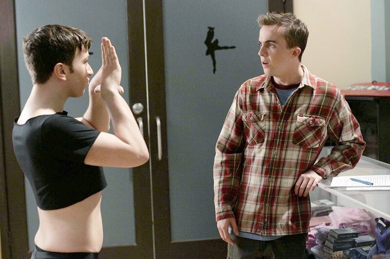 Frankie Muniz (Malcolm, re.). – Bild: ORF 1