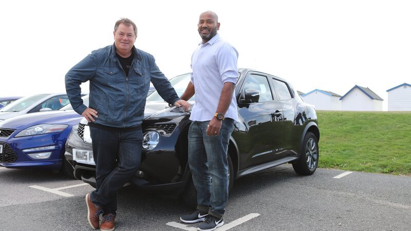 Porsche Cayenne Dream Car episode. MIKE BREWER & CONTRIBUTOR DEEPAK WITH HIS ORIGINAL CAR, THE NISSAN JUKE. – Bild: Discovery Communications, LLC