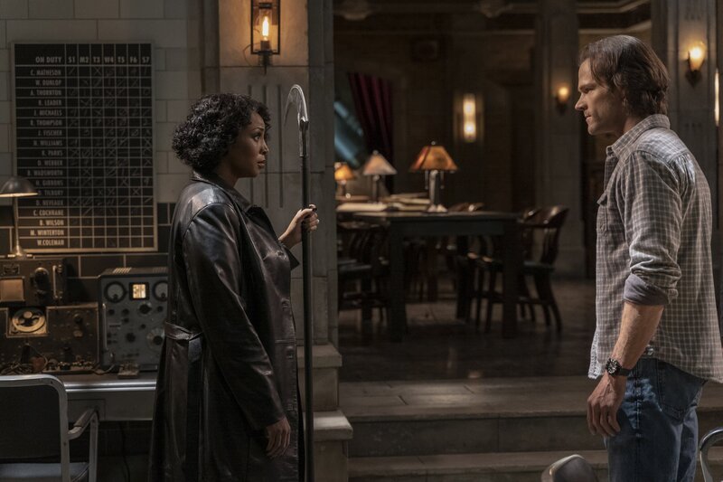 L-R: Bilie (Lisa Berry) and Sam Winchester (Jared Padalecki) – Bild: The CW Network, LLC. All Rights Reserved. Lizenzbild frei