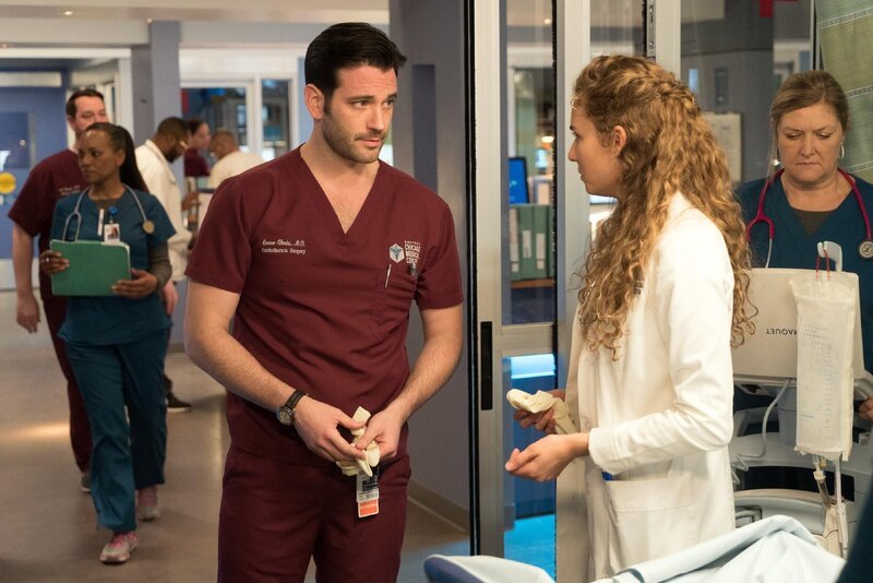 Connor Rhodes (Colin Donnell) und Sarah Reese (Rachel DiPillo) – Bild: RTL /​ Elizabeth Sisson /​ NBC /​ Schwarzer Montag