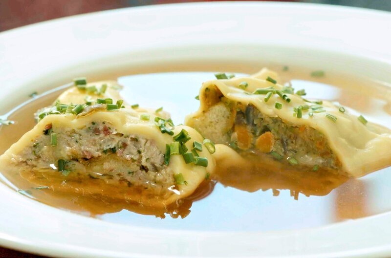 Ob klassisch oder vegetarisch: Maultaschen sind eine schwäbische Spezialität. – Bild: SWR/​Eikon Media