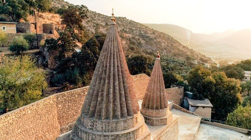 Die heiligen Schreine von Lalish im Nordirak – Bild: phoenix/​ZDF/​BBC