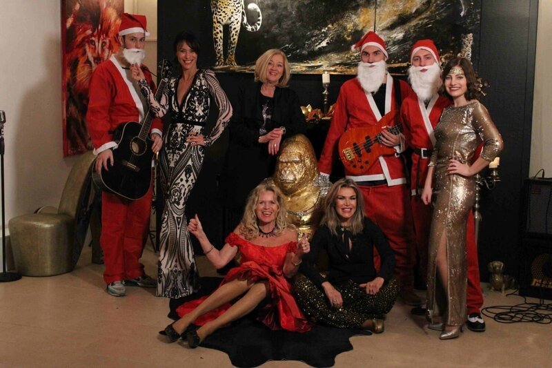 Doris mit Freundinnen – Bild: ATV Doris mit Freundinnen – Bild: ATV