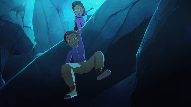 Ein riesiger Spalt hat sich im Eis aufgetan, Beth kann den stürzenden Harvey gerade noch festhalten. – Bild: KiKA