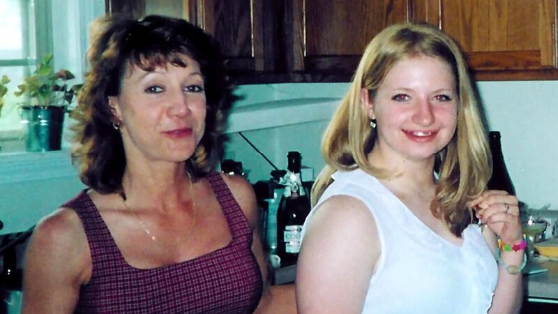 L – R: Diane Snellen, Stephanie Olson – Bild: A+E Global Media /​ Crime + Investigation