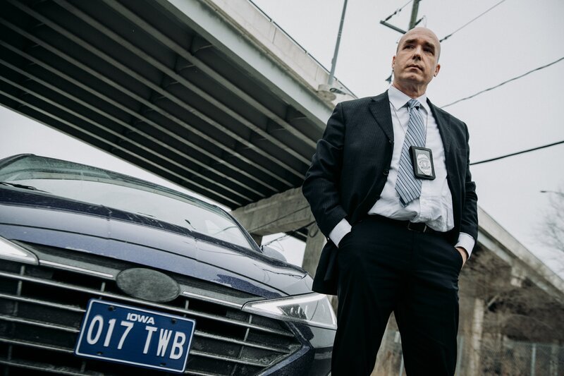 Nachstellung: Detektiv – Bild: Saloon Media Lizenzbild frei