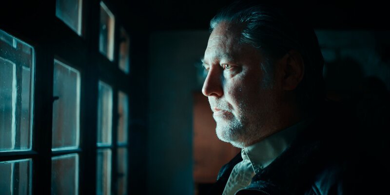 Auch Josef (Nicki von Tempelhoff) muss sich mit der unterdrückten Vergangenheit auseinandersetzen – Bild: SWR/​Studio Zentral /​ SWR Presse/​Bildkommunikation