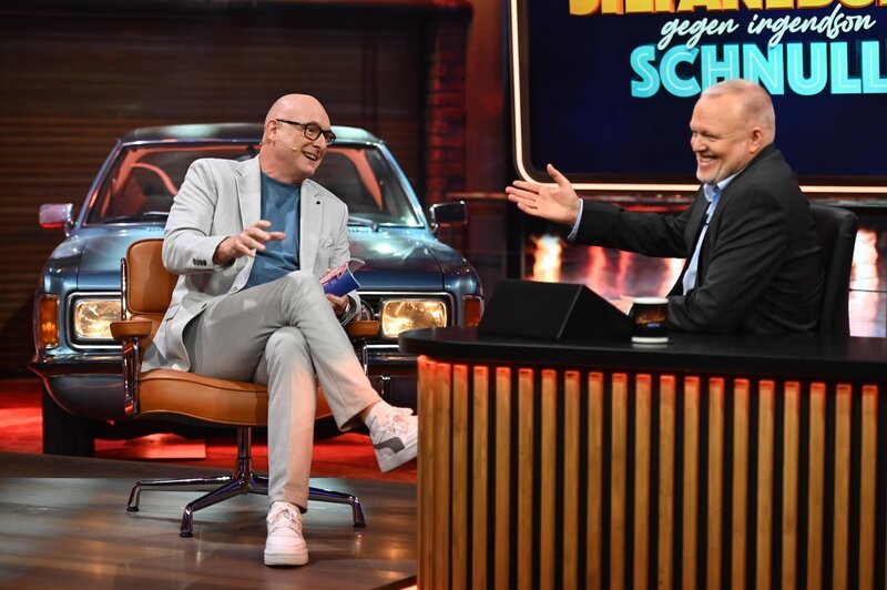 V.li. Frank Buschmann und Stefan Raab – Bild: RTL /​ Raab Entertainment /​ Julia Feldhagen /​ Folge 10