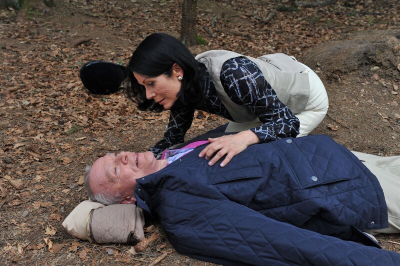 Doris (Simone Ritscher, oben); Werner (Dirk Galuba, unten) – Bild: Ann Paur