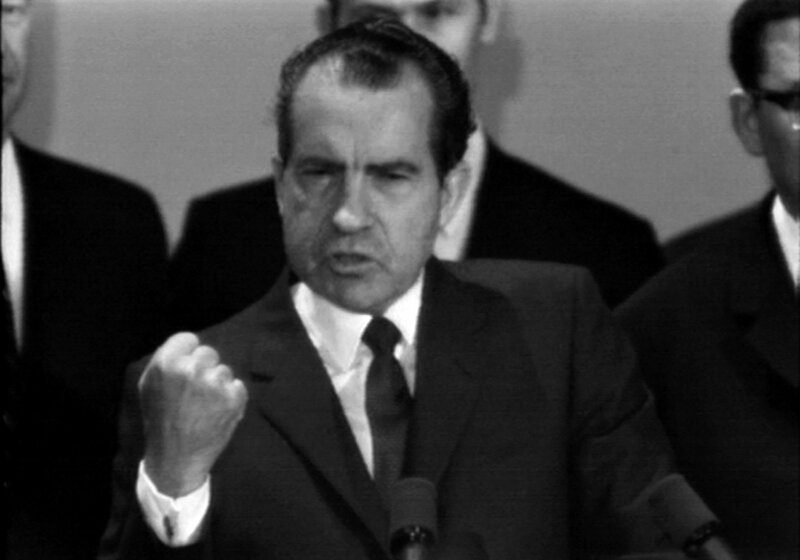 Richard Nixon hält eine flammende Rede bei seinem Berlin-Besuch. – Bild: rbb