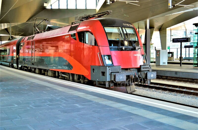 Endlich ein Zentralbahnhof – ein Traum wird wahr. – Bild: SWR