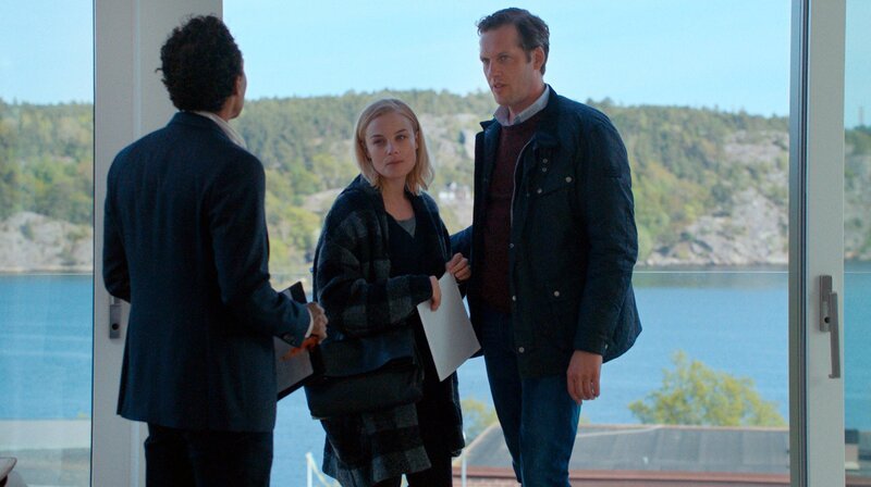 Rebecka (Ida Engvoll) und Måns (Niclas Engdahl, re.) möchten zusammenziehen. – Bild: ARD Degeto/​Yellow Bird