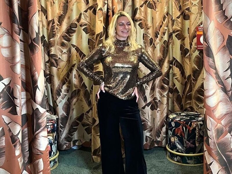 Kandidatin Nadine – Bild: RTL /​ Constantin Ent. /​ Tag 1: Nadine, Augsburg