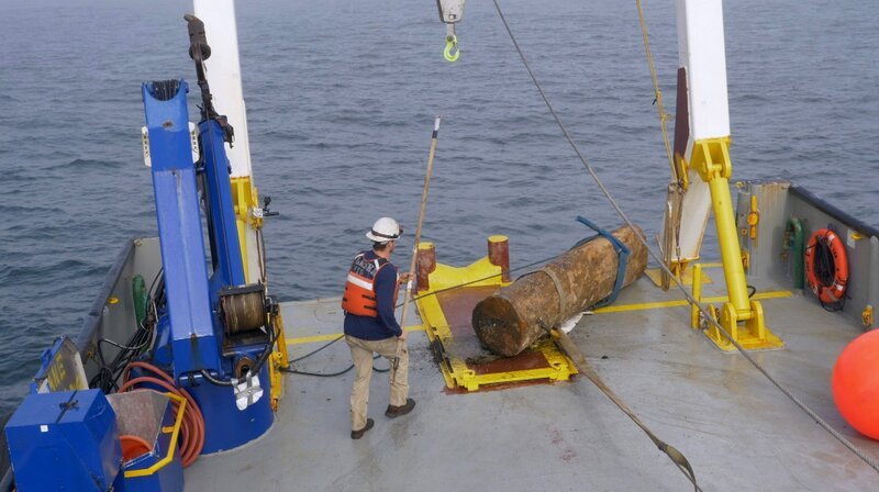 Die Schiffsberger aus New Jersey wollen noch weitere wertvolle Baumstämme vor Wintereinbruch bergen. – Bild: Phoenix/​ZDF/​Renowned Films Limite