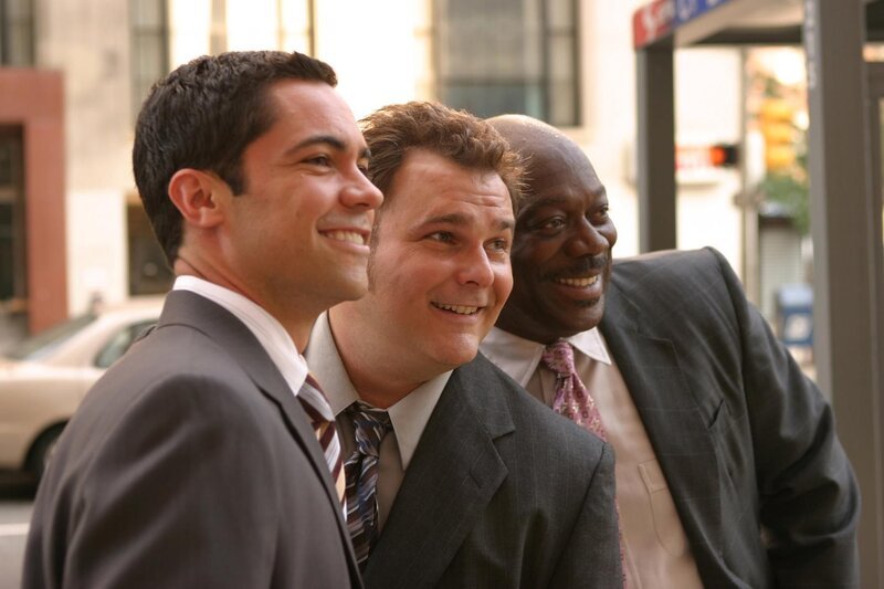 Die smarten Jungs vom Mord-Dezernat: Scott (Danny Pino, l.), Nick (Jeremy Ratchford, M.) und Will (Thom Barry, r.) – Bild: Warner Bros. Television