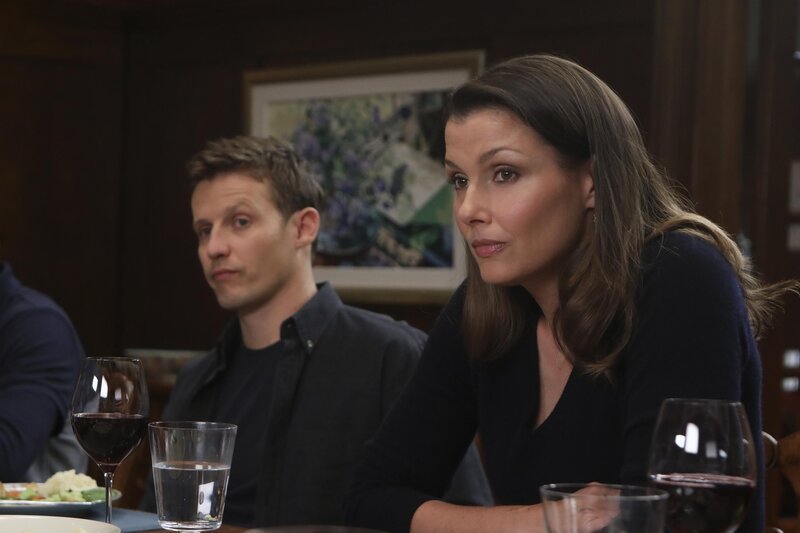 Jamie Reagan (Will Estes, l.); Erin Reagan (Bridget Moynahan, r.) – Bild: © 2017 CBS Broadcasting Inc.  /​ Craig Blankenhorn /​ Craig Blankenhorn
