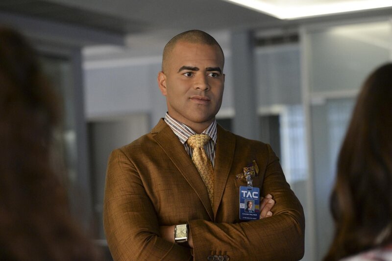 Auch in diesem Fall ein unverzichtbares Mitglied im Team: Chunk (Chris Jackson) … – Bild: CBS Broadcasting, Inc.