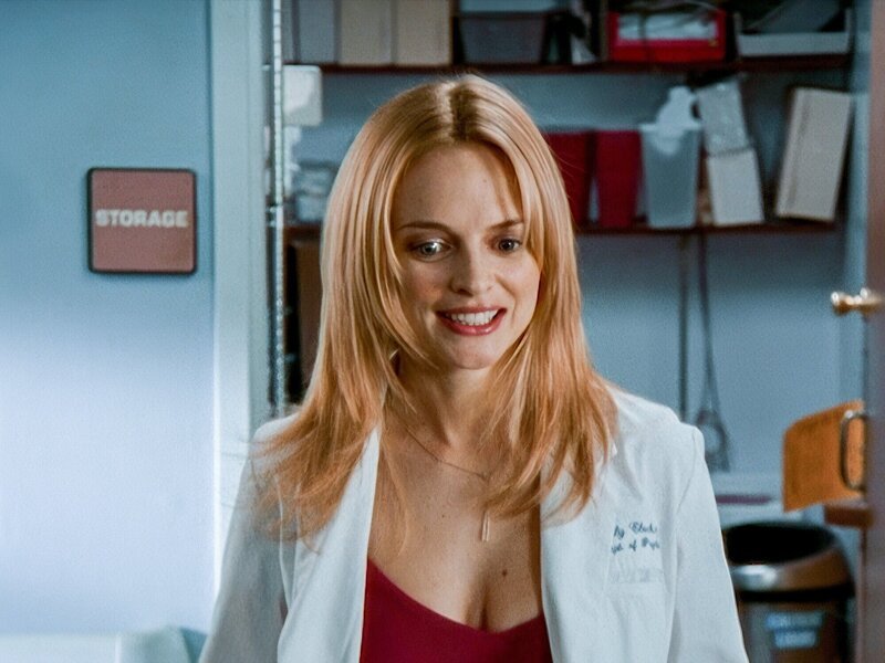 Heather Graham (Dr. Molly Clock). – Bild: ORF/​Disney