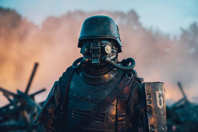 Louis Peres als Gabriel Ferraud – Bild: FEDERATION STUDIOS – ESPRITS FRAPPEURS /​ CANAL+ /​ Caroline Dubois