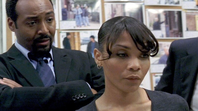 Detective Ed Green (Jesse L. Martin) und die verdeckte Ermittlerin Luisa Valenzuela (Suzette Gunn). – Bild: RTL
