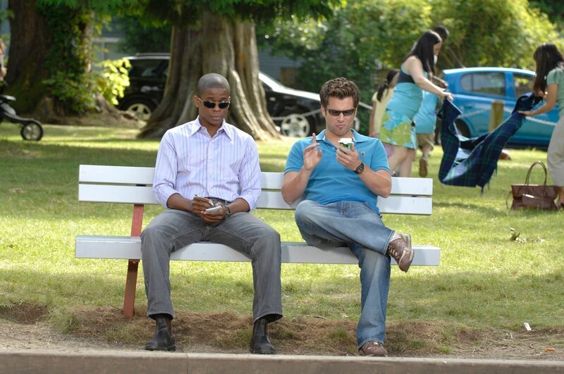 PSYCH -- „Rob A Bye Baby“ -- Pictured: (l-r) Dule Hill as Burton „Gus“ Guster, James Roday as Shawn Spencer – Bild: USA Network; UNIVERSAL CHANNEL