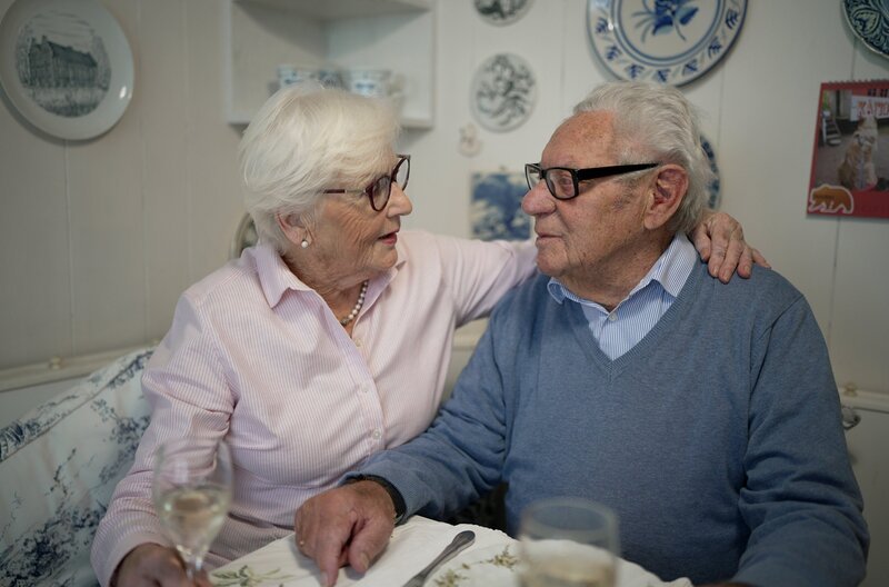 Seit 74 Jahren ein Paar (Siegfried und Margot Klöhn). – Bild: NDR/​Carsten Janssen