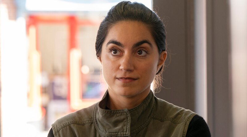 Barbara Havers (Sofia Barclay) lernt ihren Kollegen zu schätzen. – Bild: Playground Entertainment