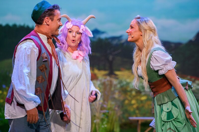 (v.l.n.r.) Stefan Mross; Mirja Boes; Janine Kunze – Bild: Piotr Matey