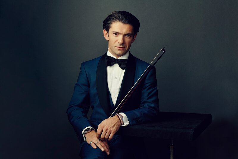 Der französische Cellist Gautier Capuçon ist einer der Solisten beim Silvesterkonzert aus der Semperoper. – Bild: Anoush-Abrar Der französische Cellist Gautier Capuçon ist einer der Solisten beim Silvesterkonzert aus der Semperoper. – Bild: Anoush-Abrar