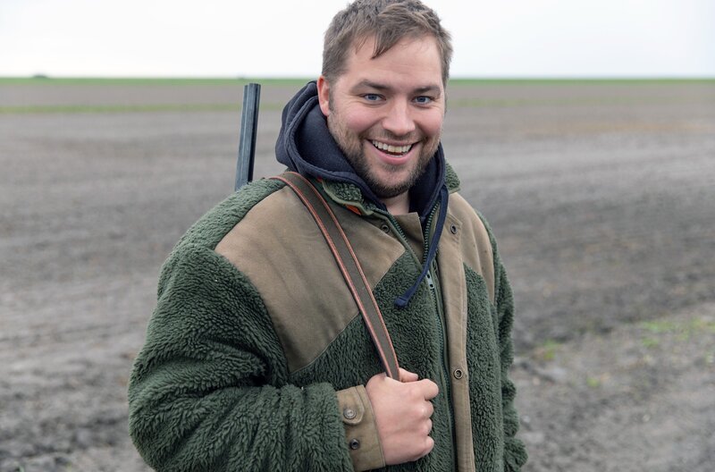 Während Nonnengänse früher in Nordfriesland nur zu Besuch waren, bleiben einige inzwischen den ganzen Sommer hier. Und vermehren sich dank strikter Schutzmaßnahmen prächtig. – Bild: MedienKontor/​Sven Jaax