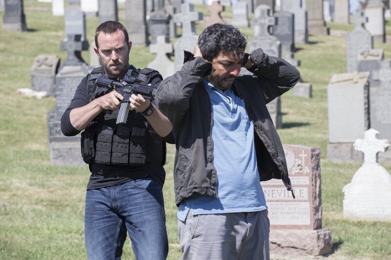 Kurt Weller (Sullivan Stapleton), Dodi Khalil (Ayman Samman) – Bild: PLURIMEDIA (Warner Bros)