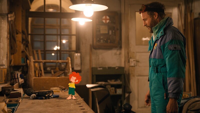 Pumuckl und Florian Eder (Florian Brückner) – Bild: RTL /​ NEUESUPER