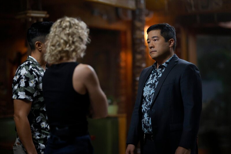 Juliet Higgins (Perdita Weeks) und Detective Gordon Katsumoto (Tim Kang)  +++ – Bild: RTL /​ MMXXIII CBS Studios Inc and Universal Television LLC. /​ Totgeglaubte