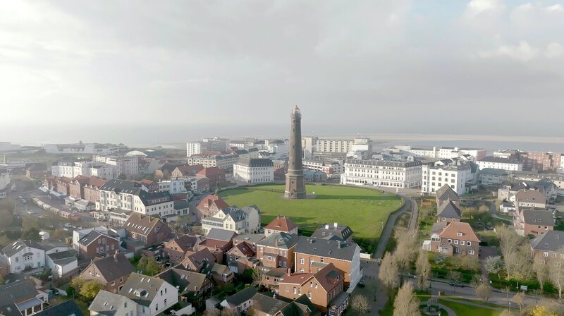 Etwas mehr als 5000 Menschen leben auf Borkum. In den Wintermonaten bleiben sie meist unter sich. – Bild: NDR /​ Eddy Zimmermann
