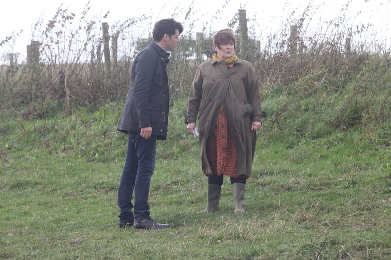 Aiden Healy (Kenny Doughty, l.); Vera Stanhope (Brenda Blethyn, r.) – Bild: ITV Studios