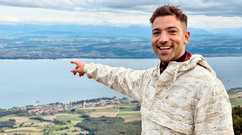 Ramon Babazadeh entdeckt eine Region abseits der großen Touristenströme – mit weiten Hochebenen, tief eingeschnittenen Schluchten und malerischen Seen. – Bild: WDR/​Bavaria Entertainment GmbH