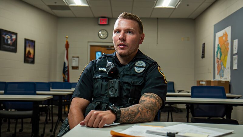 Detective Gage Gruenenfelder – Bild: Warner Bros. Discovery, Inc. or its subsidiaries and affiliates