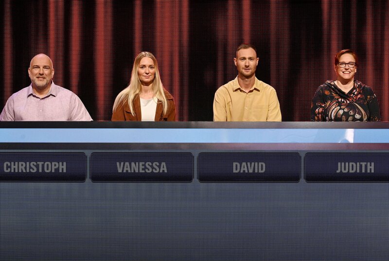 Die Kandidat:innen (v.l.n.r. am Panel): Christoph Lembke, Vanessa Schoen, David Schröder, Judith Wollstädter. – Bild: ARD/​Uwe Ernst