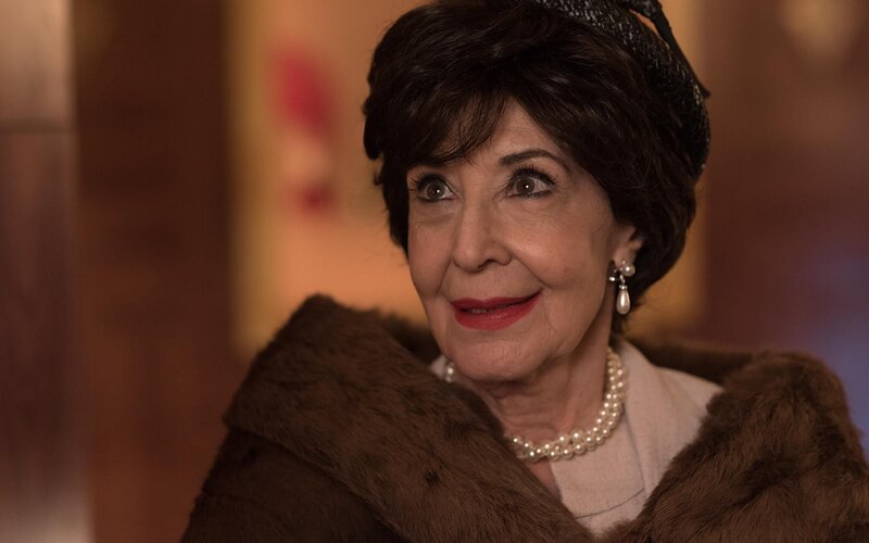 Petra (Concha Velasco) – Bild: Enrique Baró Ubach