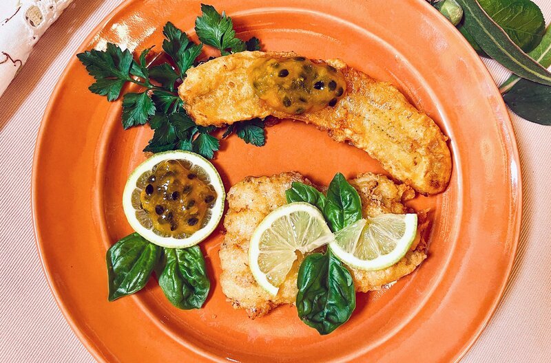 Der Schwarze Degenfisch wird auf Madeira traditionell mit frittierter Banane und einer Soße aus Passionsfrüchten serviert. – Bild: Carsten Heider