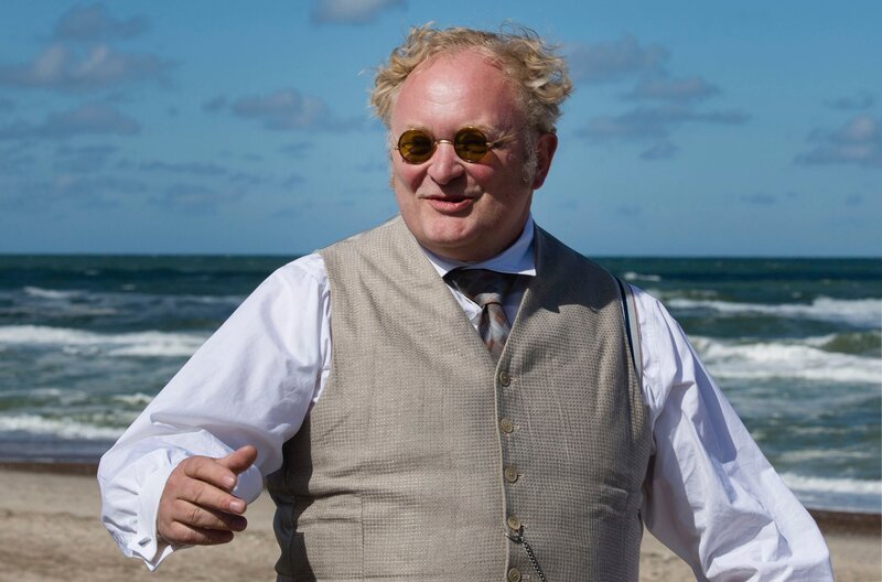 Julius Andersen (Ole Thestrup) – Bild: WDR/​Mike Kollöffel