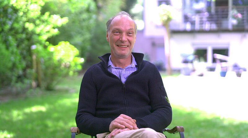 Schauspieler Martin Brambach liebt seine Wahlheimat Recklinghausen. – Bild: WDR/​good karma productions/​Bastian Barenbrock