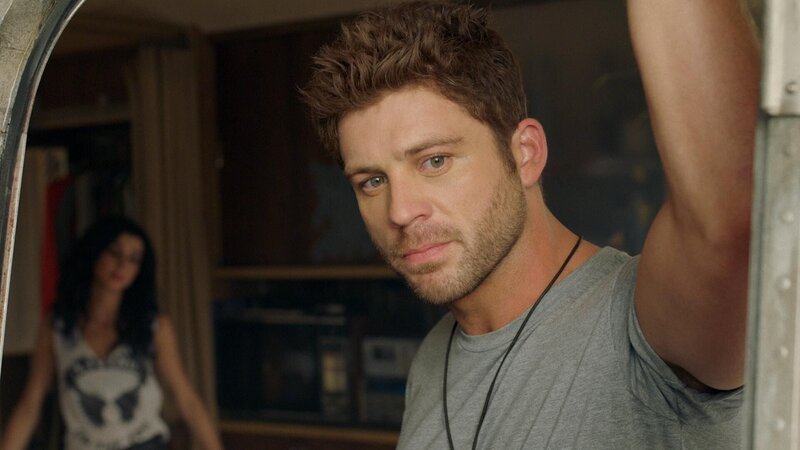 Kelly (Dana DeLorenzo) und Dalton (Lindsay Farris) – Bild: Starz Entertainment, LLC