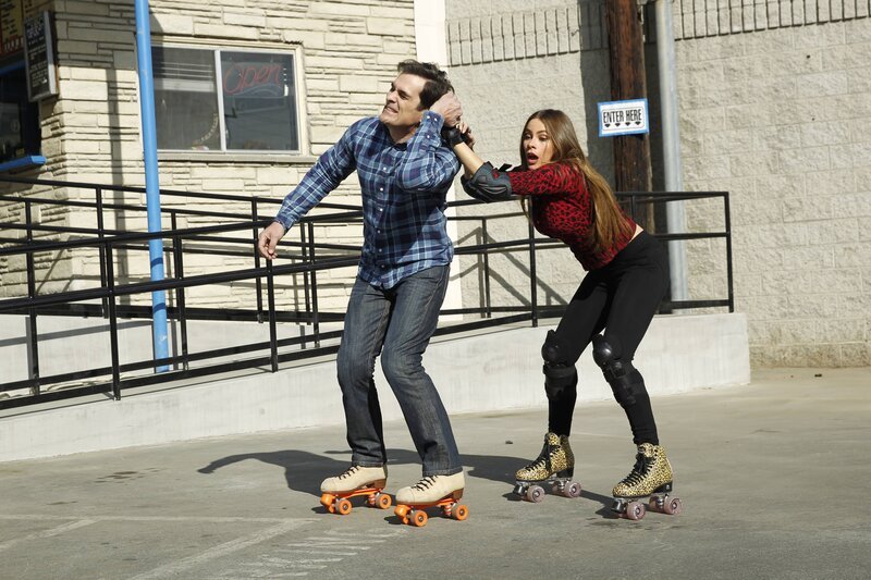 Phil Dunphy (Ty Burrell) und Gloria Delgado-Pritchett (Sofia Vergara) – Bild: ViacomCBS /​ Hopper Stone