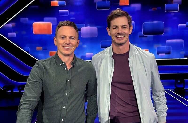 Team „Sport“: Jochen Breyer (l.) und Alexander Schlüter (r.) – Bild: ARD/ITV Studios Team „Sport“: Jochen Breyer (l.) und Alexander Schlüter (r.) – Bild: ARD/ITV Studios