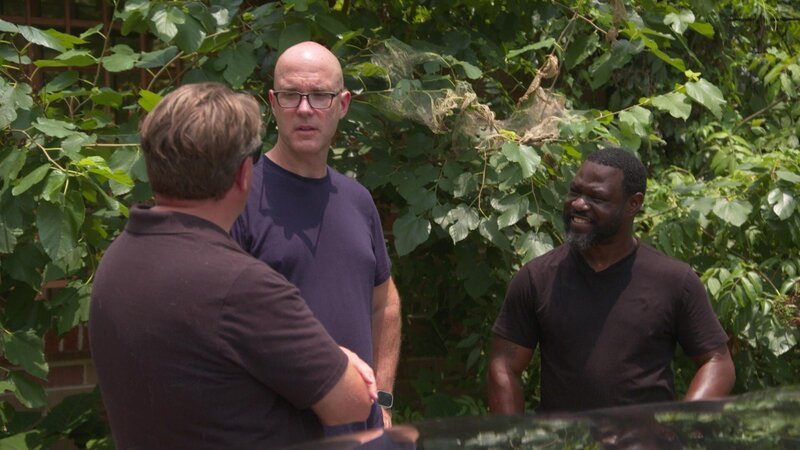 Matt Paxton Mike Kelleher Kayland Brock discuss plans – Bild: Warner Bros. Discovery