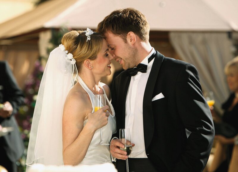 Wege zum Glück Kapitel 498 Staffel 1, Episode 498 Endlich ein Paar: Gisa Zach als Nina, Hubertus Grimm als Ben – Bild: SRF/​ZDF