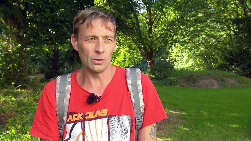 Stephan (42) hat finanzielle Probleme – Bild: RTLZWEI